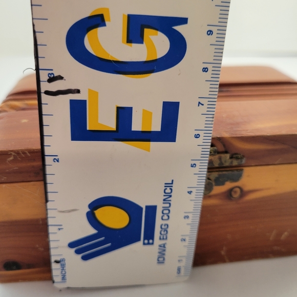 Vintage JB Deere Cedarcraft cedar jewelry/trinket box. - Picture 8 of 8